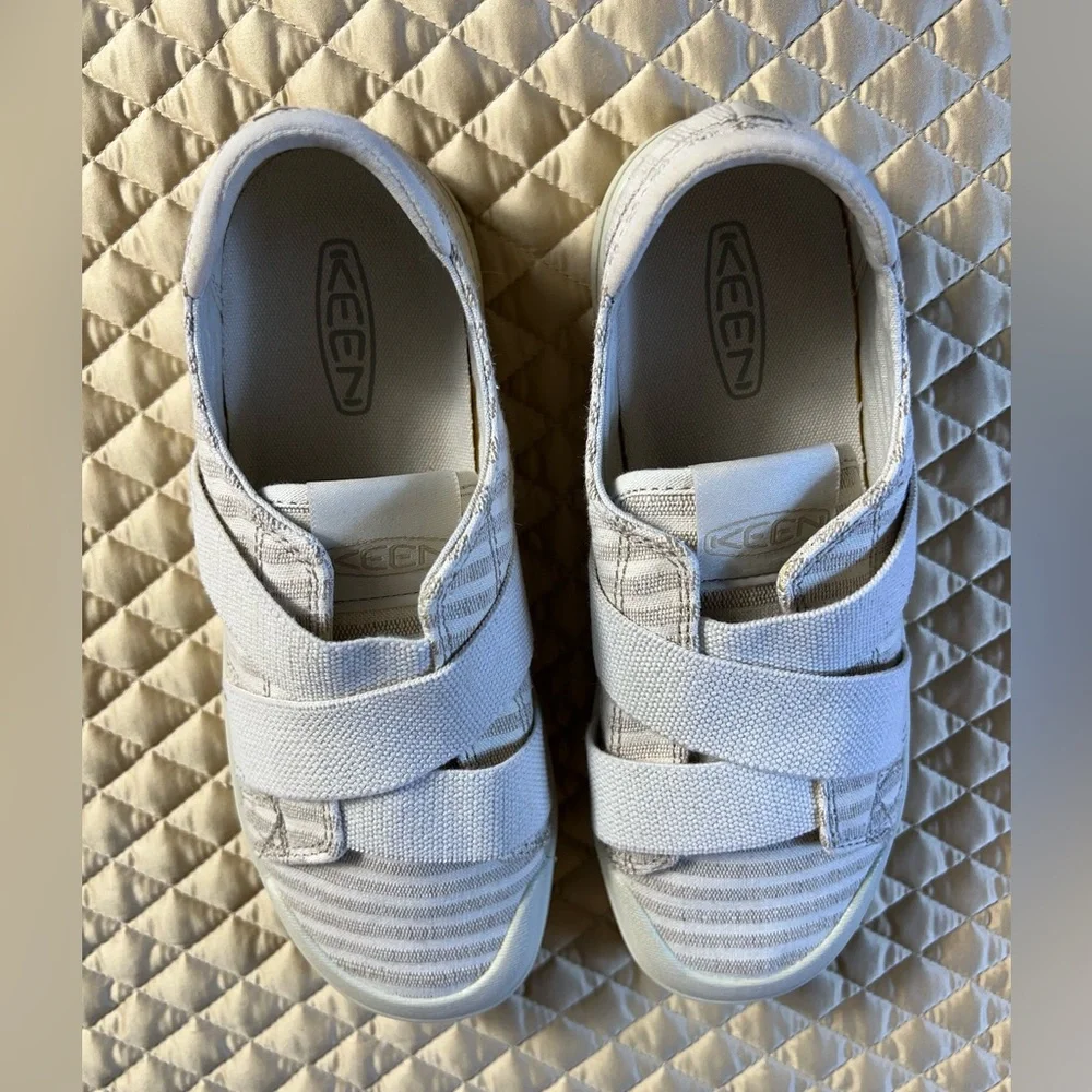 Keen Womens Slip-On Sneakers in Light Gray and White Stripes